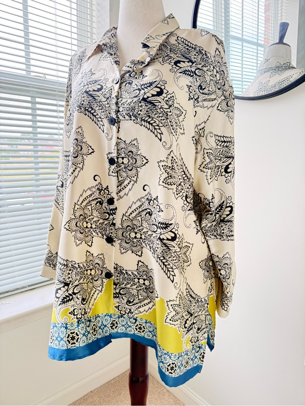 Zara Cream Tunic with Black Paisley Print - Picture 3 of 13